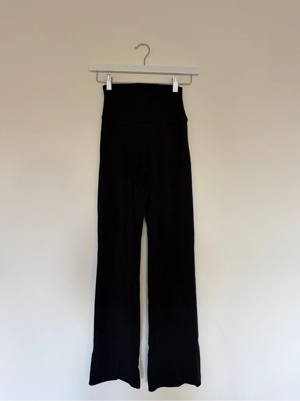 ALO Softsculpt High-Waist Bootcut Legging - Black